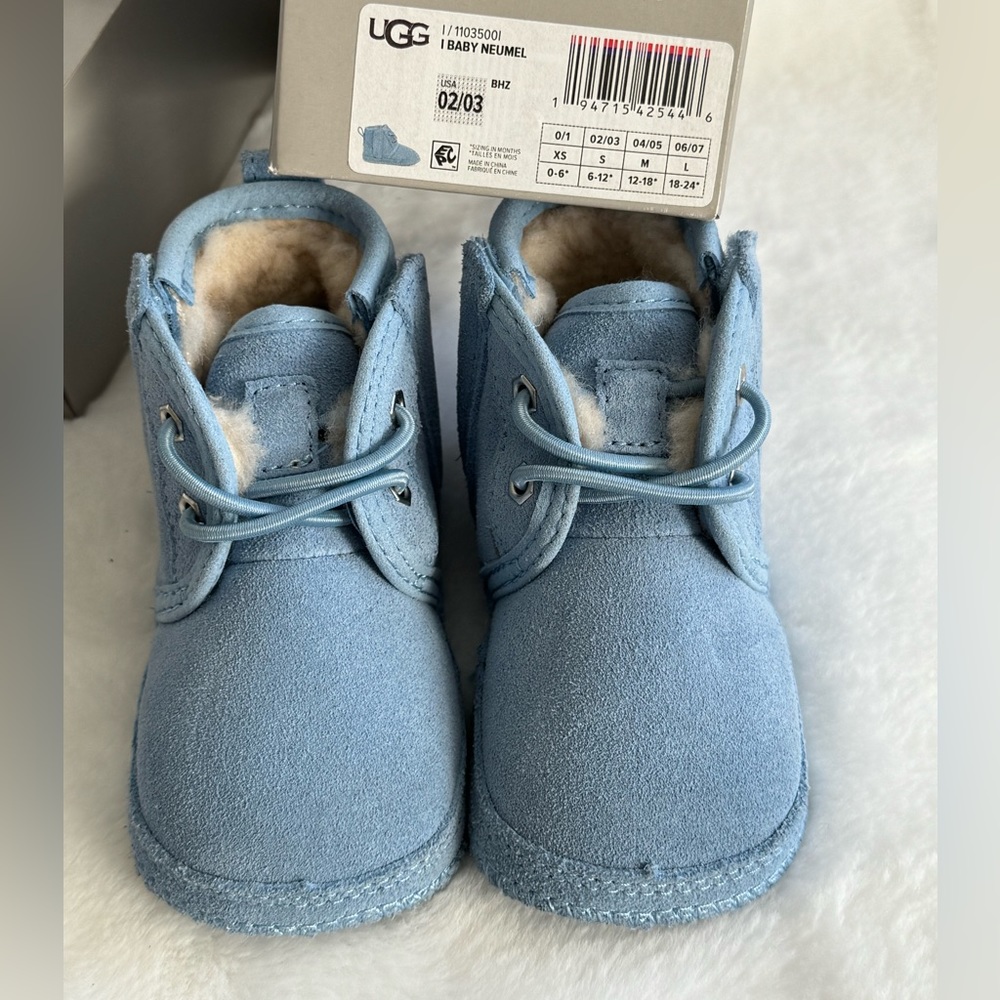 UGG BABY NEUMEL NEW  SIZE 02/03